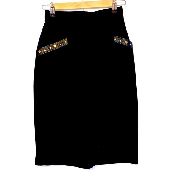 Danier Suede Mini Skirt Black and Gold Leather Size 4 - Picture 2 of 3